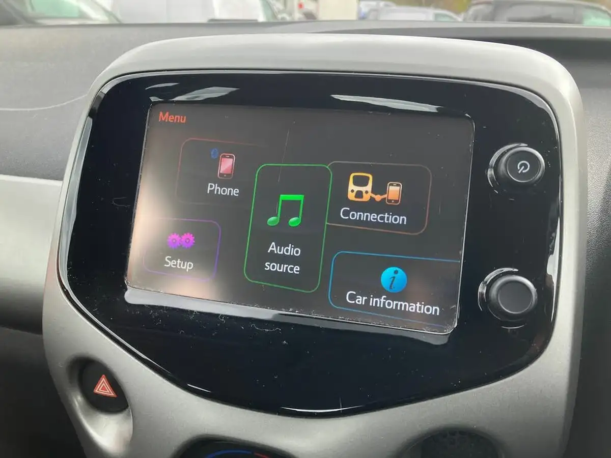 2015-citroen-c1-10-vti-feel-5d-big-9