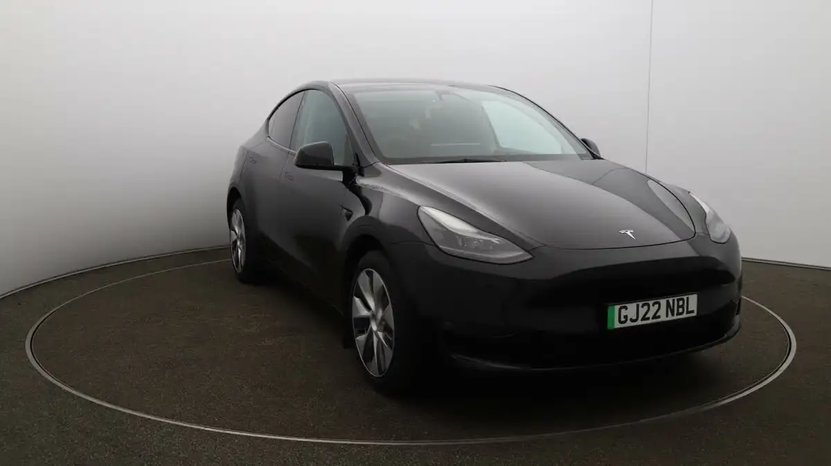 2022-tesla-model-y-e-long-range-big-34