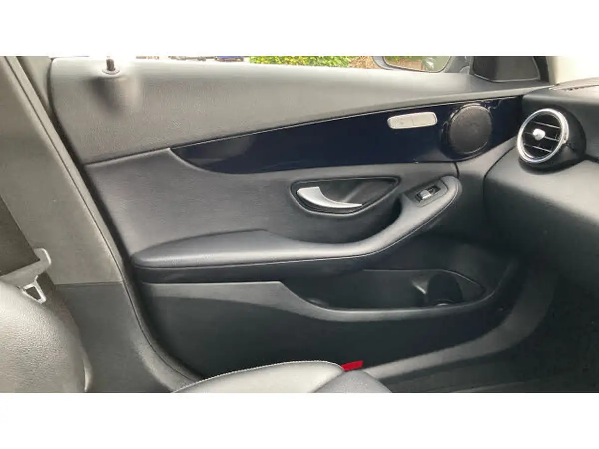 2019-mercedes-benz-c-class-20d-c220d-se-ss-saloon-4d-big-33