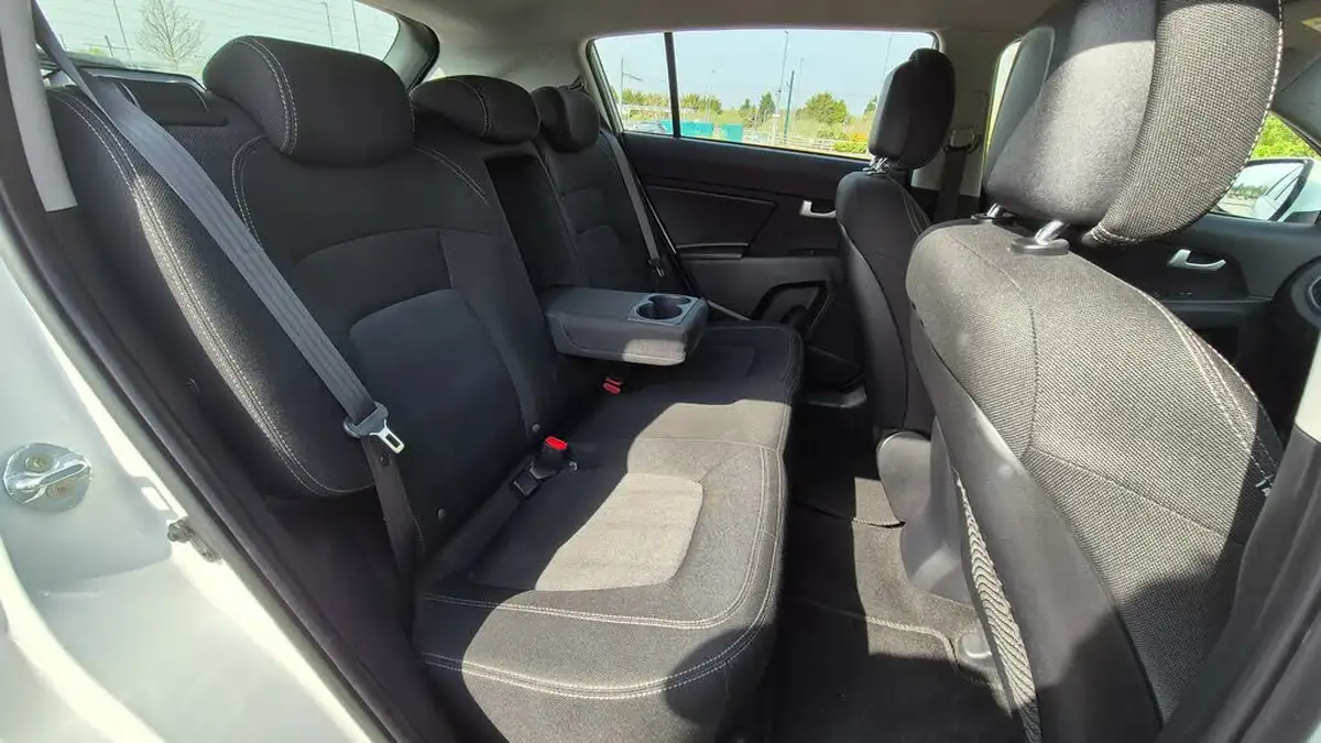 2014-kia-sportage-16-1-2wd-big-12