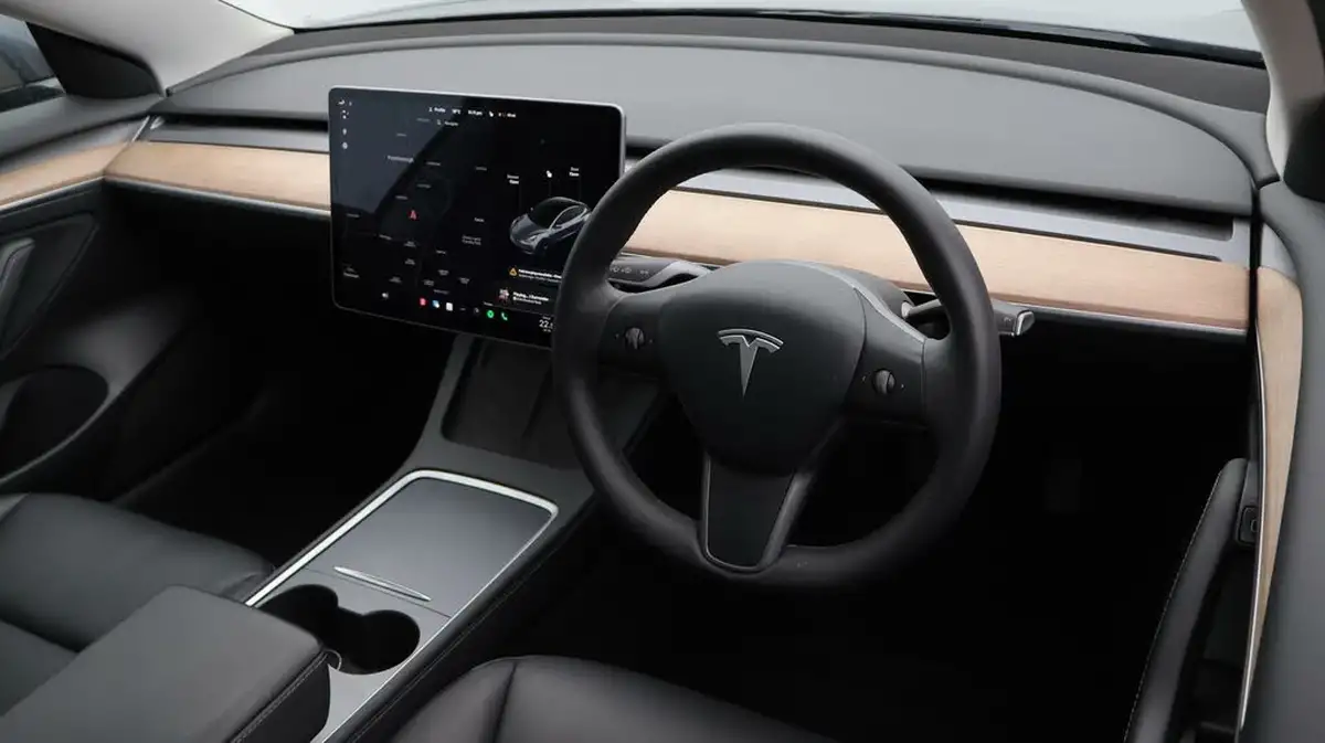 2021-tesla-model-3-e-long-range-awd-big-9