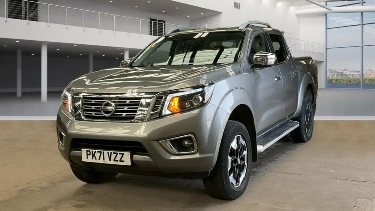 2021-nissan-navara-23dci-tt-tekna-8-navileather-auto-big-0