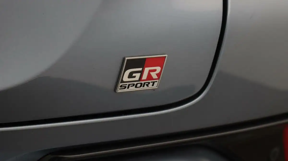 2021-toyota-c-hr-20-vvt-i-gr-sport-big-21