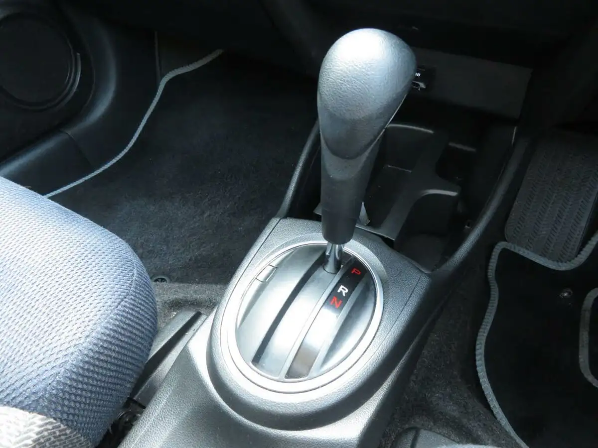2013-honda-jazz-14-ex-cvt-big-10