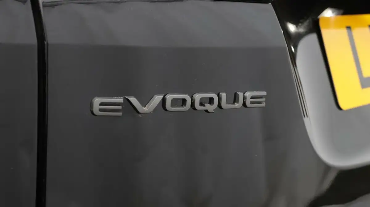2022-land-rover-range-rover-evoque-15-p300e-r-dynamic-se-big-21