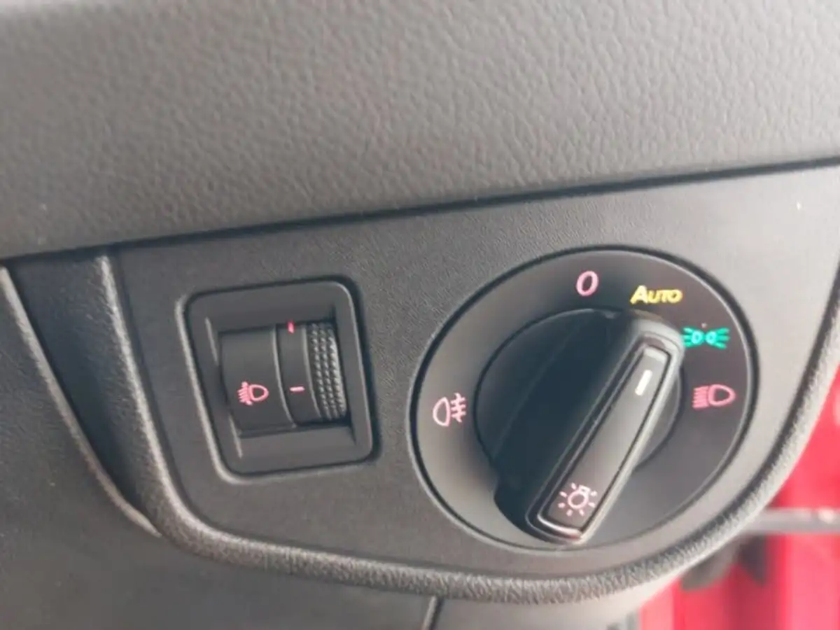 2018-volkswagen-polo-10-se-65ps-big-18