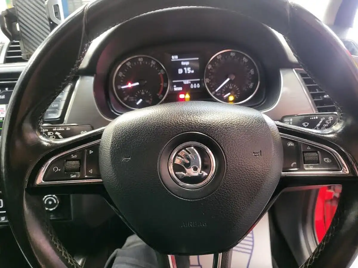 2016-skoda-fabia-12-tsi-se-l-90ps-hatchback-big-9
