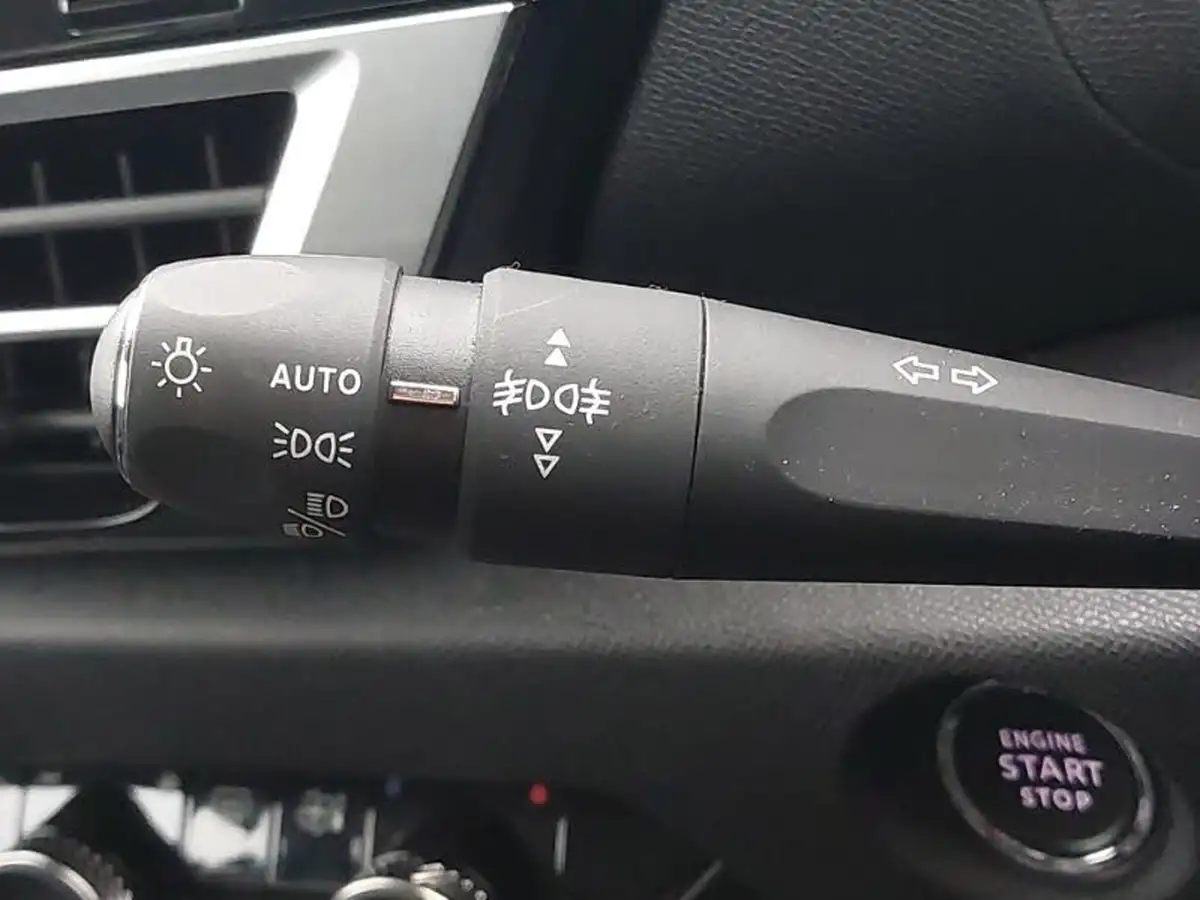2022-citroen-c4-12-puretech-shine-130ps-big-16