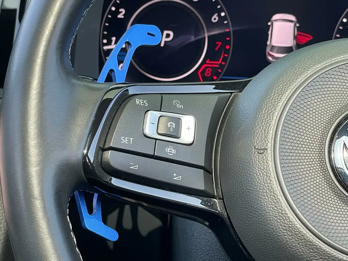 2019-volkswagen-golf-20-tsi-r-300ps-hatchback-5d-dsg-big-12