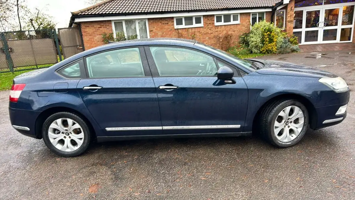 2011-citroen-c5-20td-vtr-nav-saloon-4d-big-15