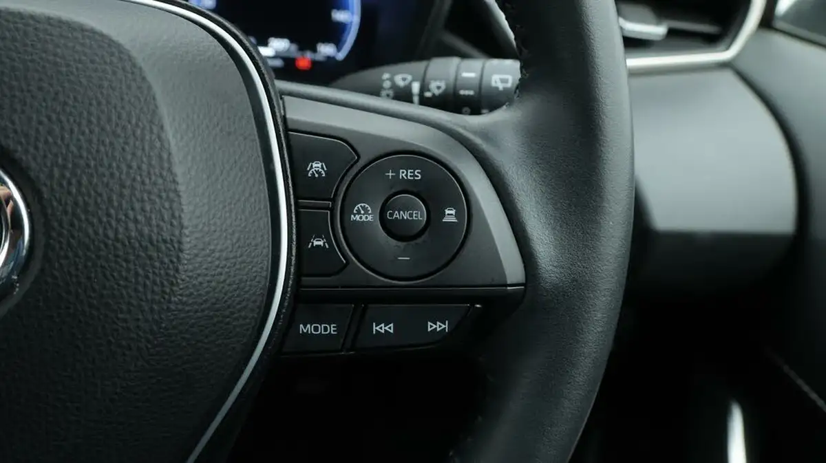 2023-toyota-corolla-18-vvt-i-icon-138bhp-hatchback-5d-big-25