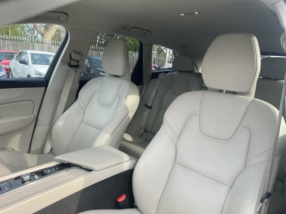 2019-volvo-xc60-20td-b4-momentum-big-8
