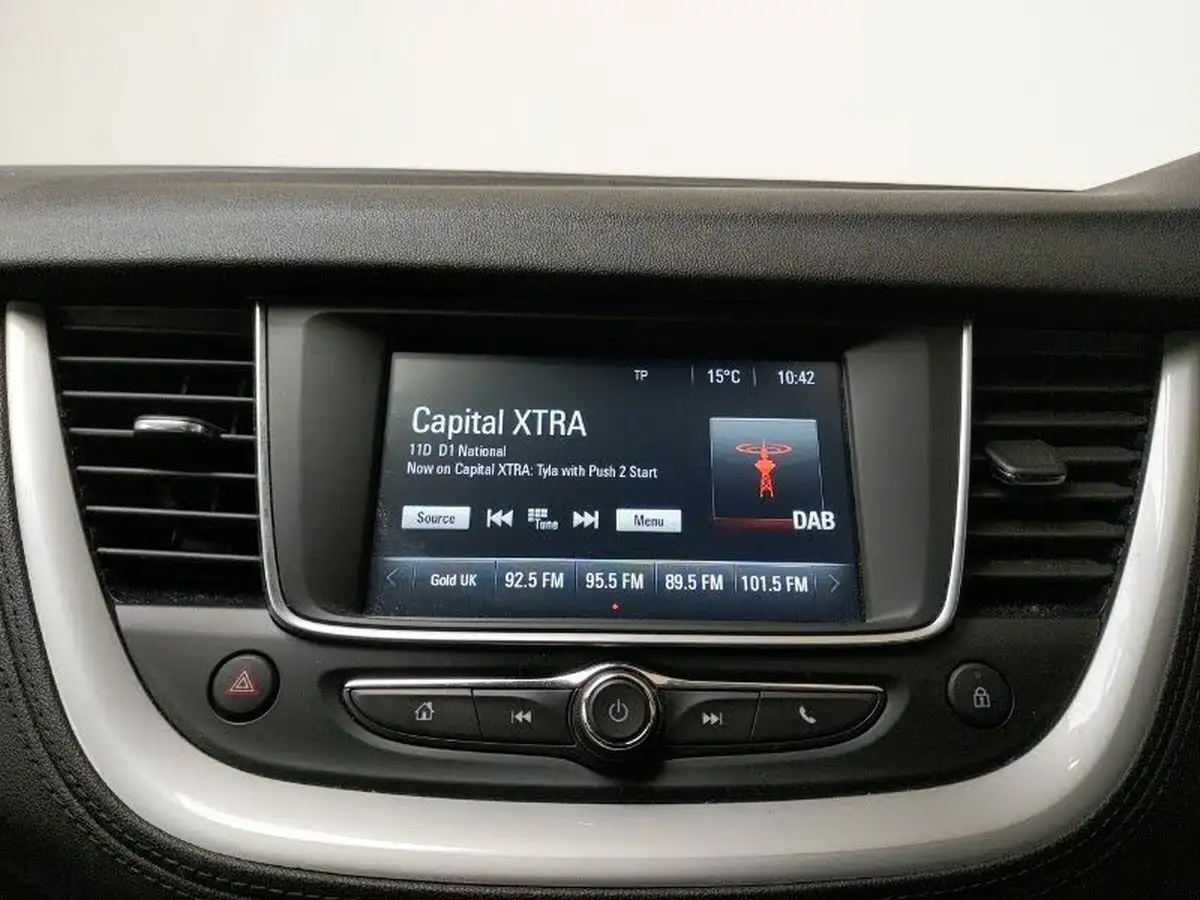 2019-vauxhall-grandland-x-15td-se-premium-big-13