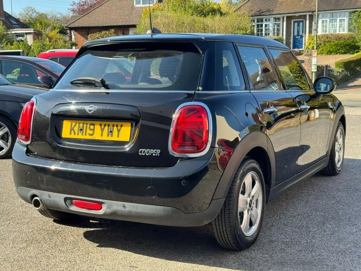2019-mini-cooper-15-cooper-classic-hatchback-5d-big-3