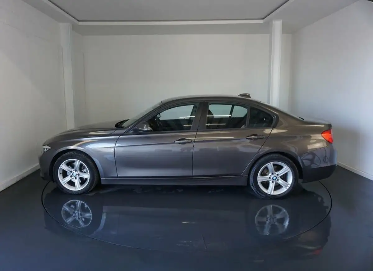 2013-bmw-3-series-20td-320d-se-184bhp-ss-saloon-4d-auto-big-3