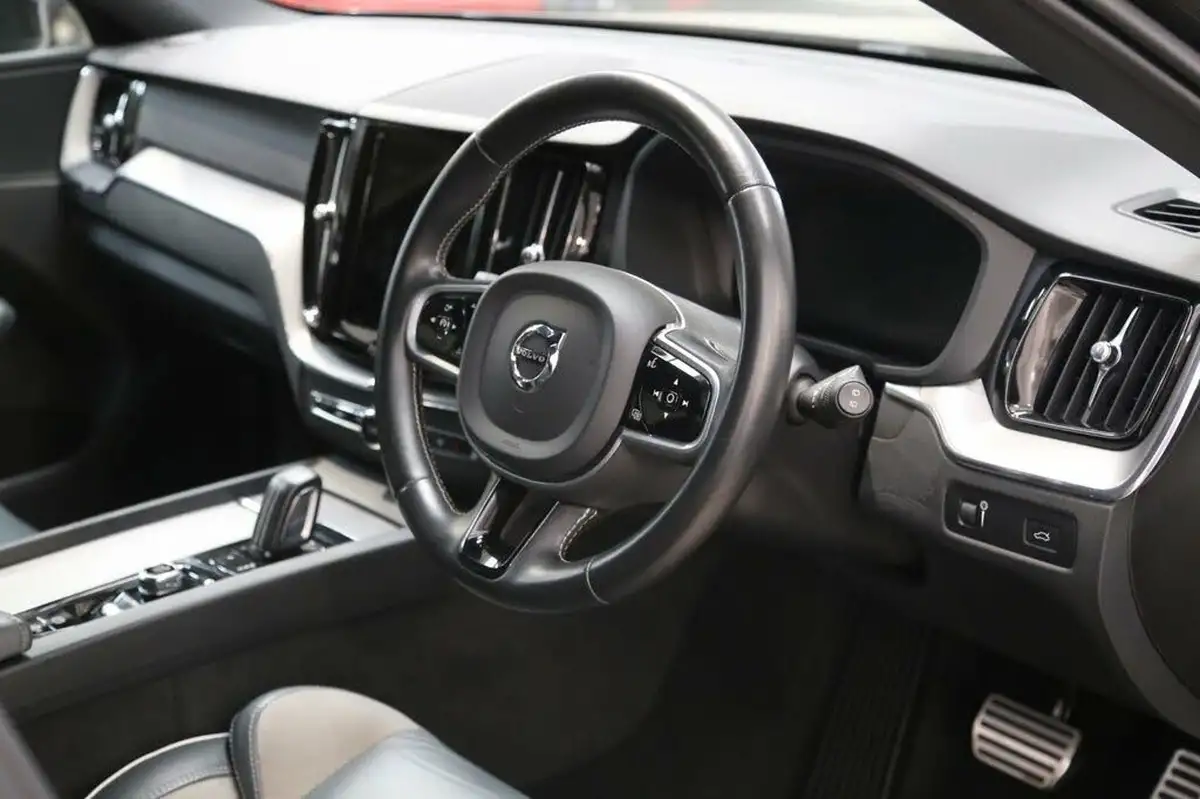 2021-volvo-xc60-20td-b4-r-design-awd-big-23