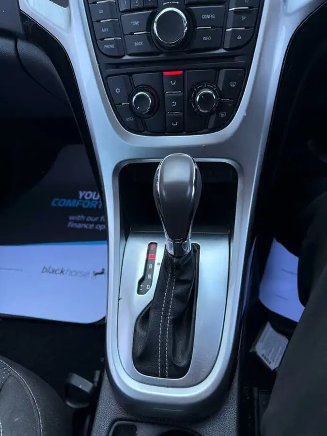 2011-vauxhall-astra-16-sri-16v-vvt-115ps-auto-big-29