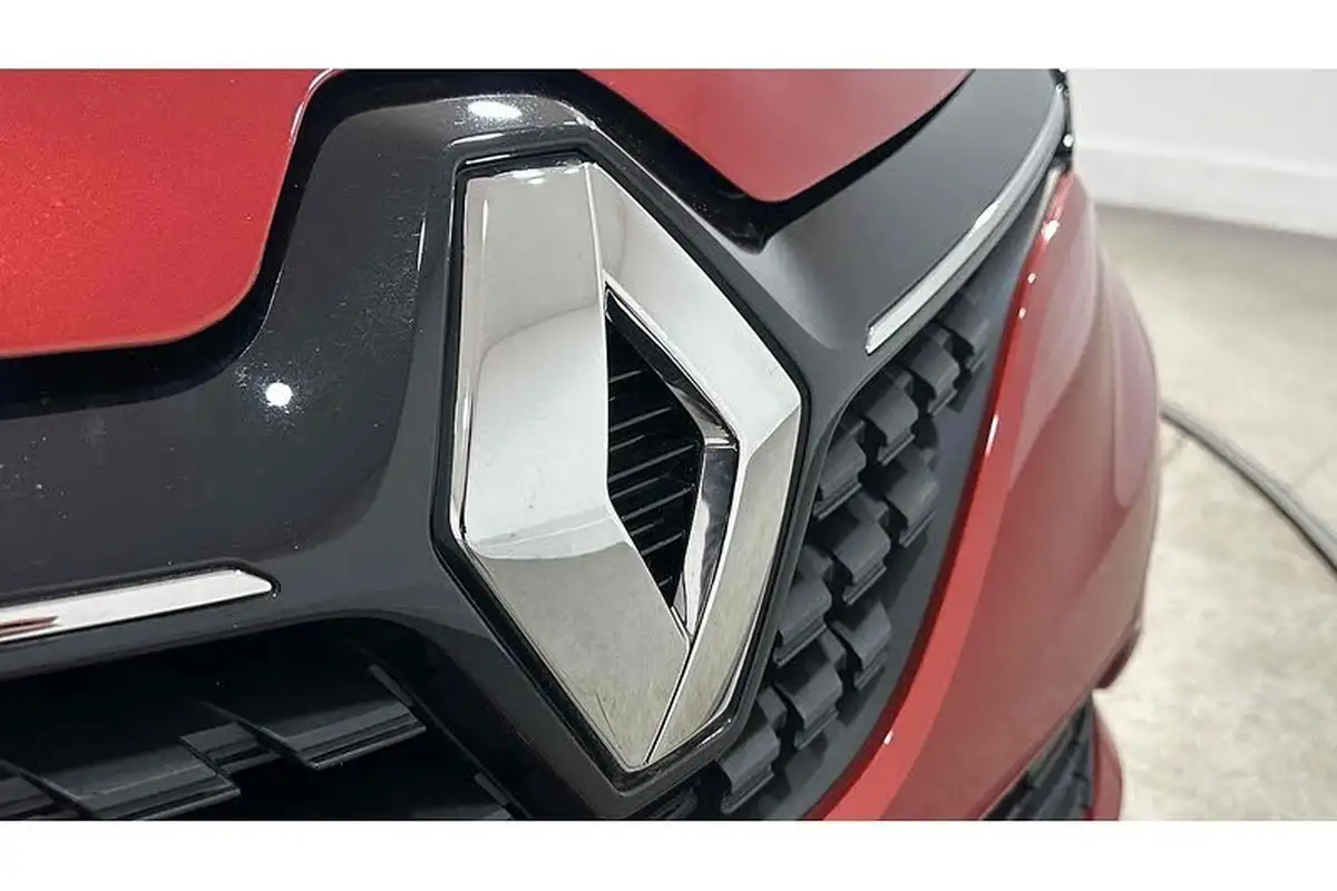 2020-renault-clio-10-sce-iconic-75bhp-big-11