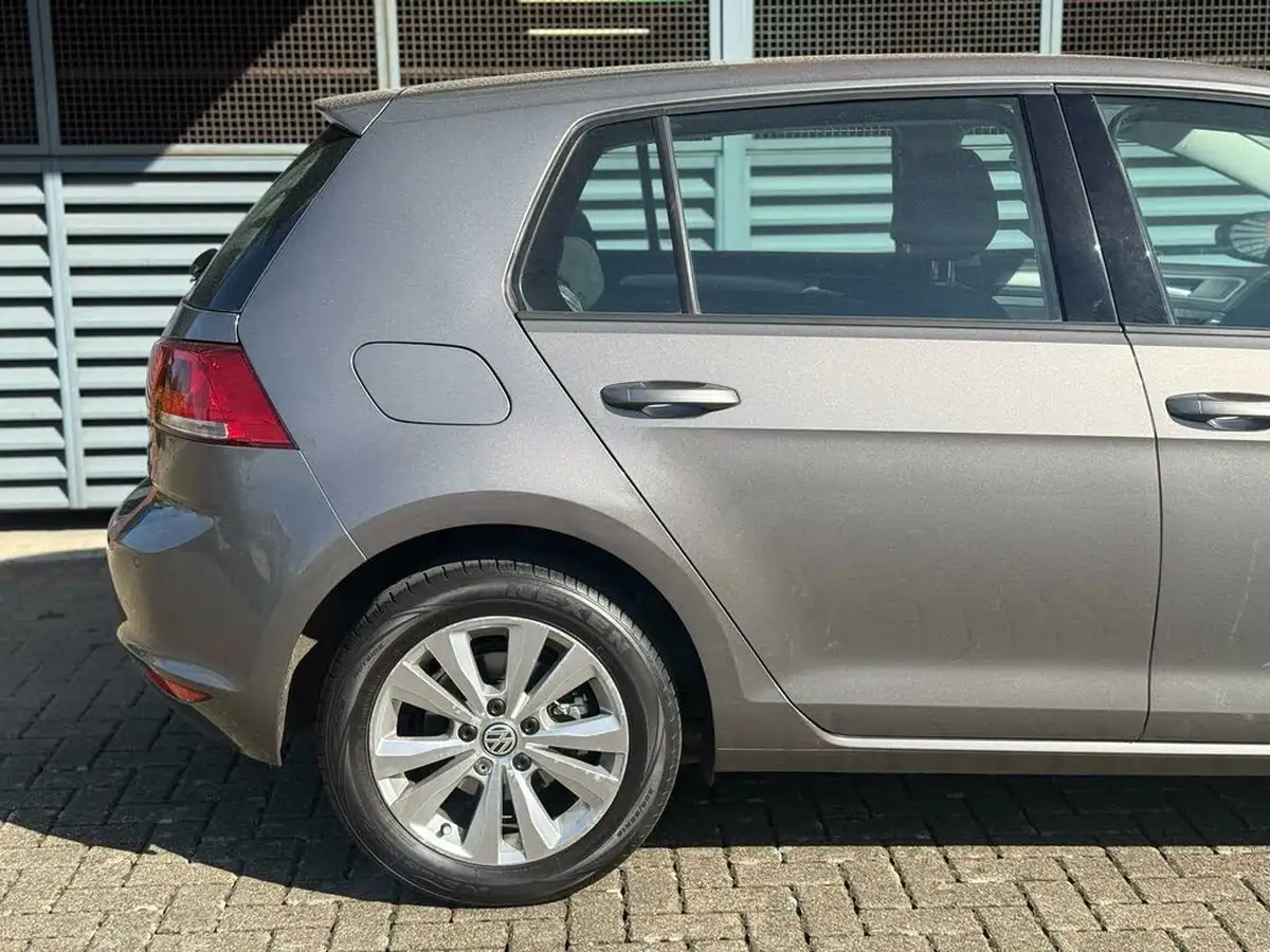 2014-volkswagen-golf-14-se-122ps-bmtss-hatchback-5d-1395cc-big-15