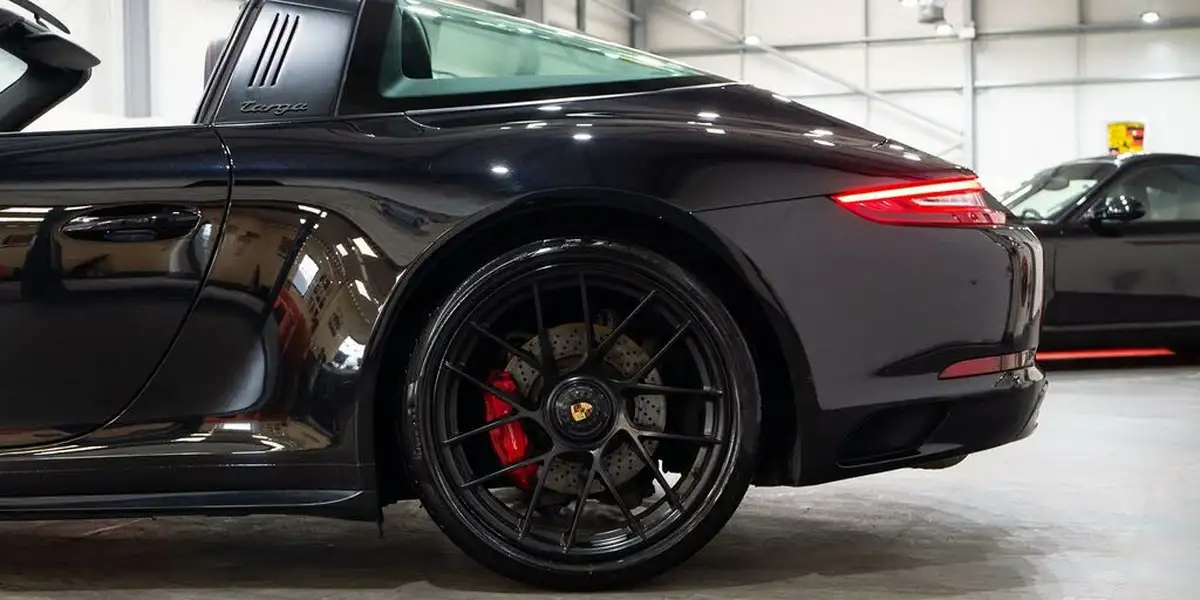 2018-porsche-911-30-targa-4-gts-450bhp-pdk-big-7