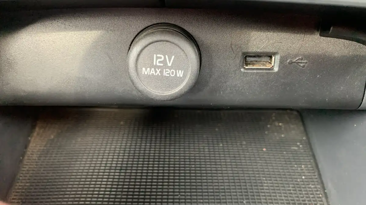 2021-volvo-xc40-15-t3-momentum-161bhp-big-17