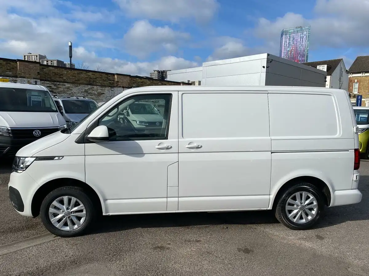 2020-volkswagen-transporter-20tdi-t28-highline-bmt-swb-110pseu6dt-e-big-3