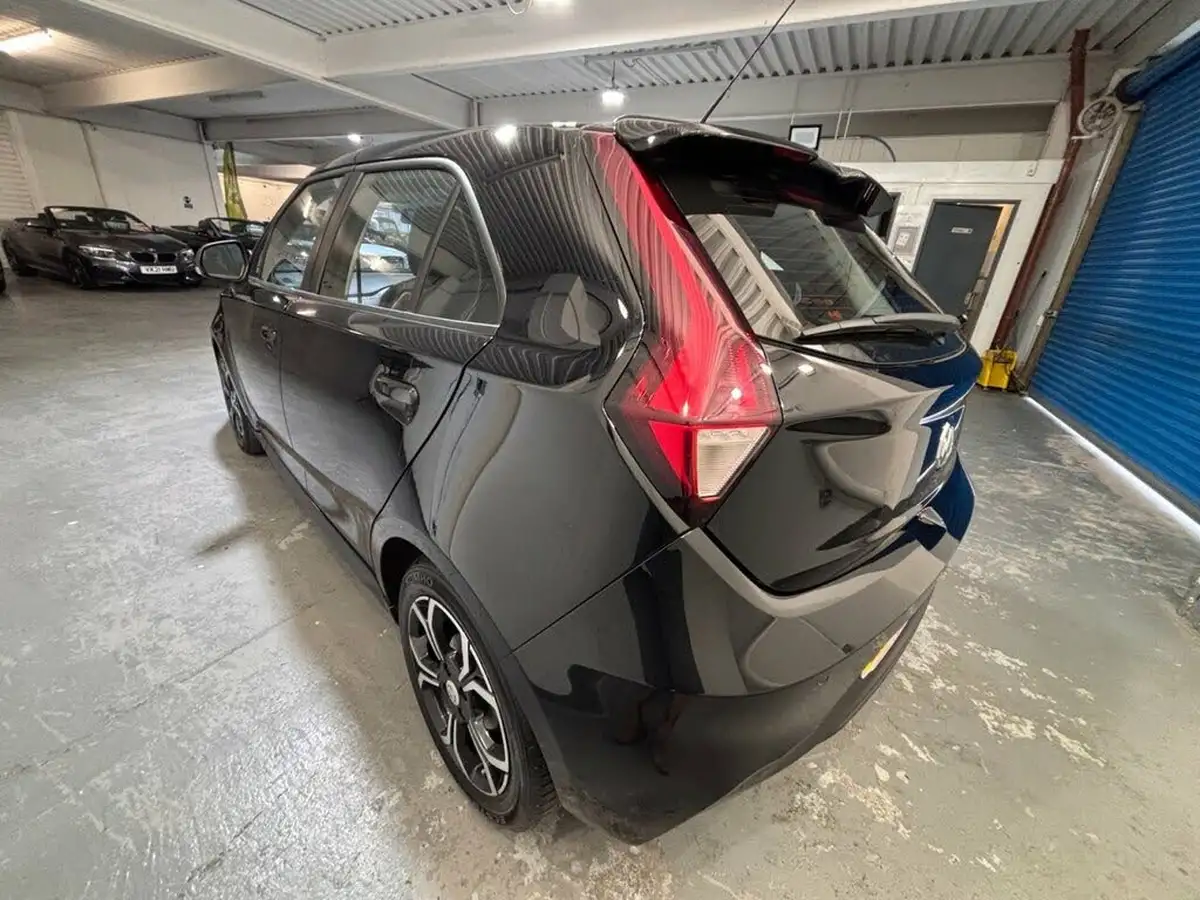 2023-mg-mg3-15-vti-tech-exclusive-nav-big-5