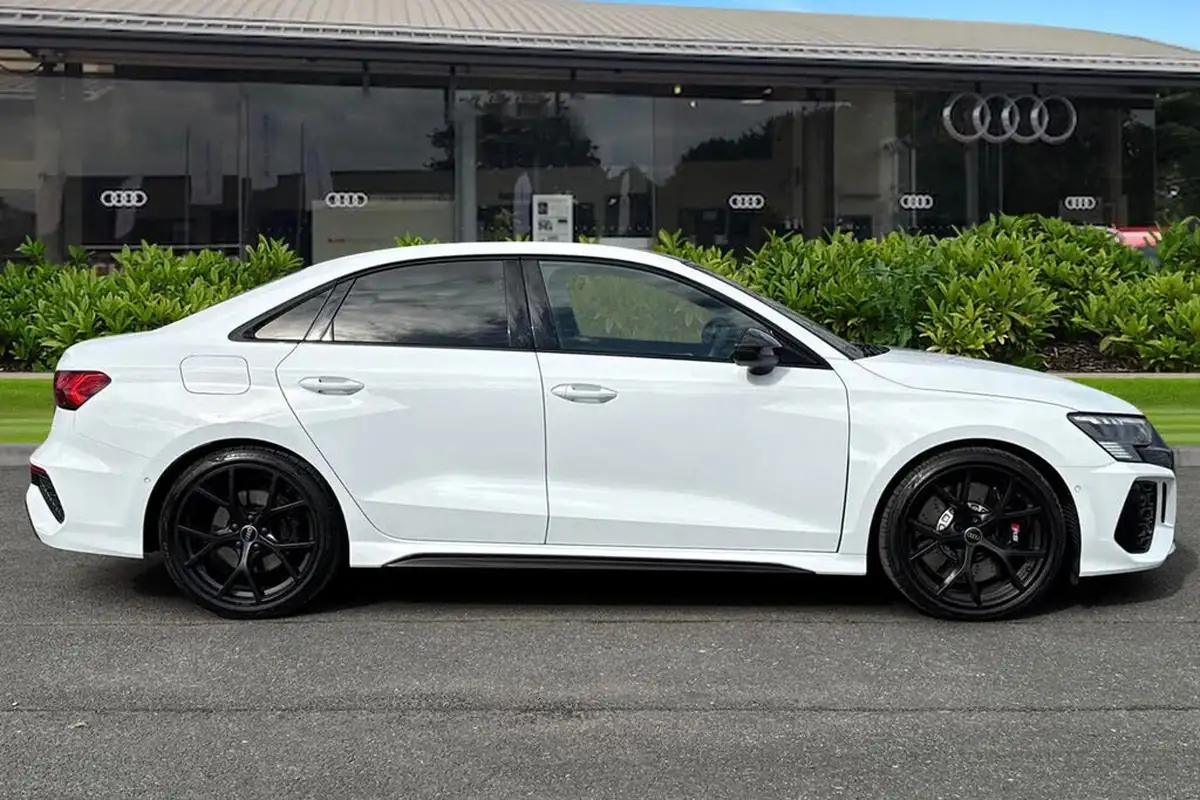 2022-audi-rs3-25-tfsi-carbon-black-saloon-4d-big-2