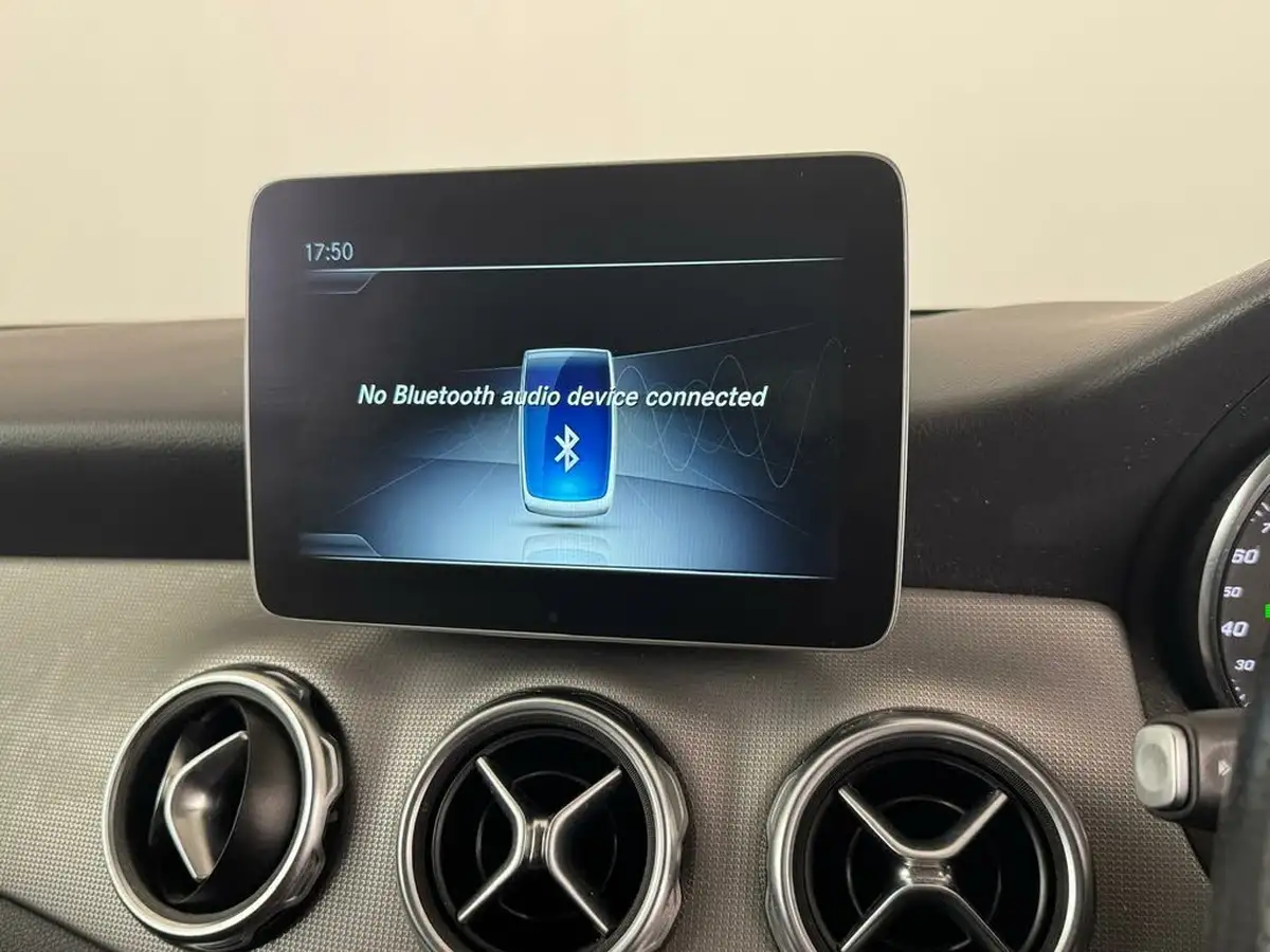 2019-mercedes-benz-gla-class-16-gla-180-urban-edition-big-36