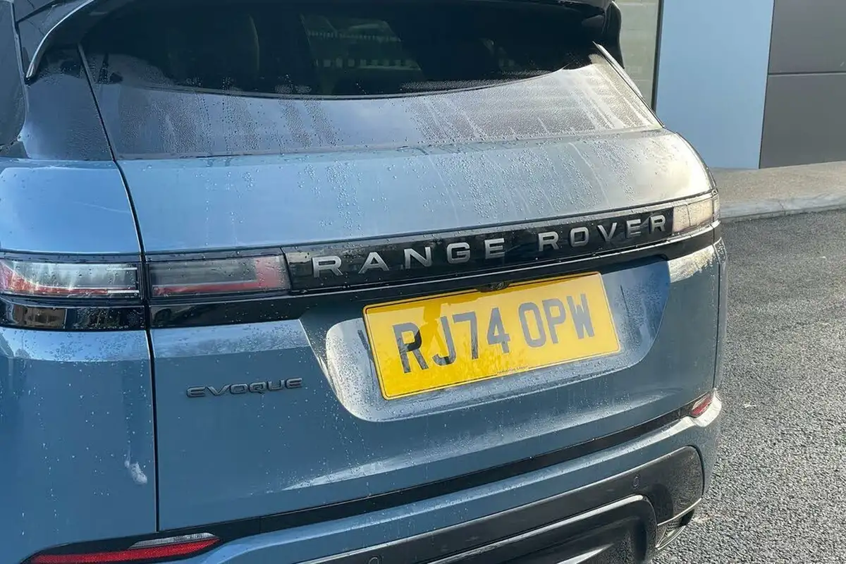 2024-land-rover-range-rover-evoque-20-d200-dynamic-se-big-48