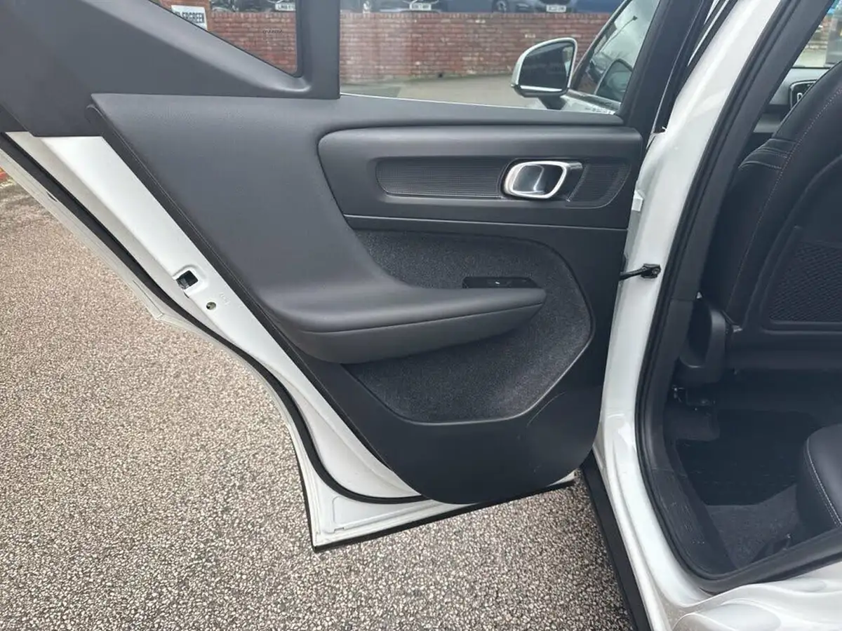 2021-volvo-xc40-20-b4-inscription-pro-194bhp-awd-auto-big-35