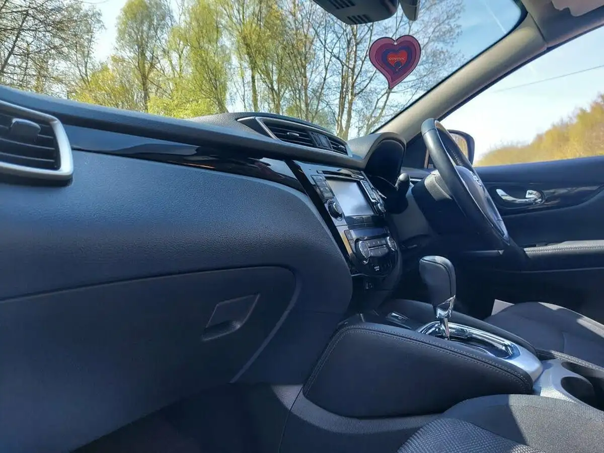 2015-nissan-qashqai-12-n-tec-xtronic-cvt-big-15