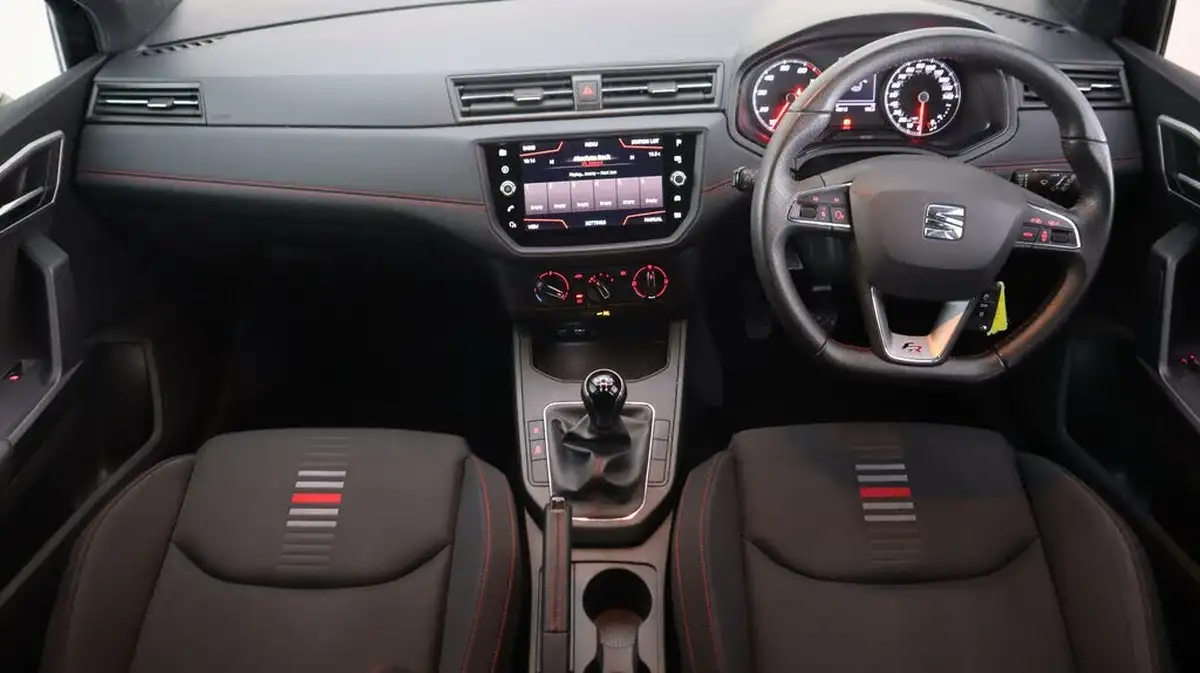 2020-seat-ibiza-10-mpi-fr-big-13