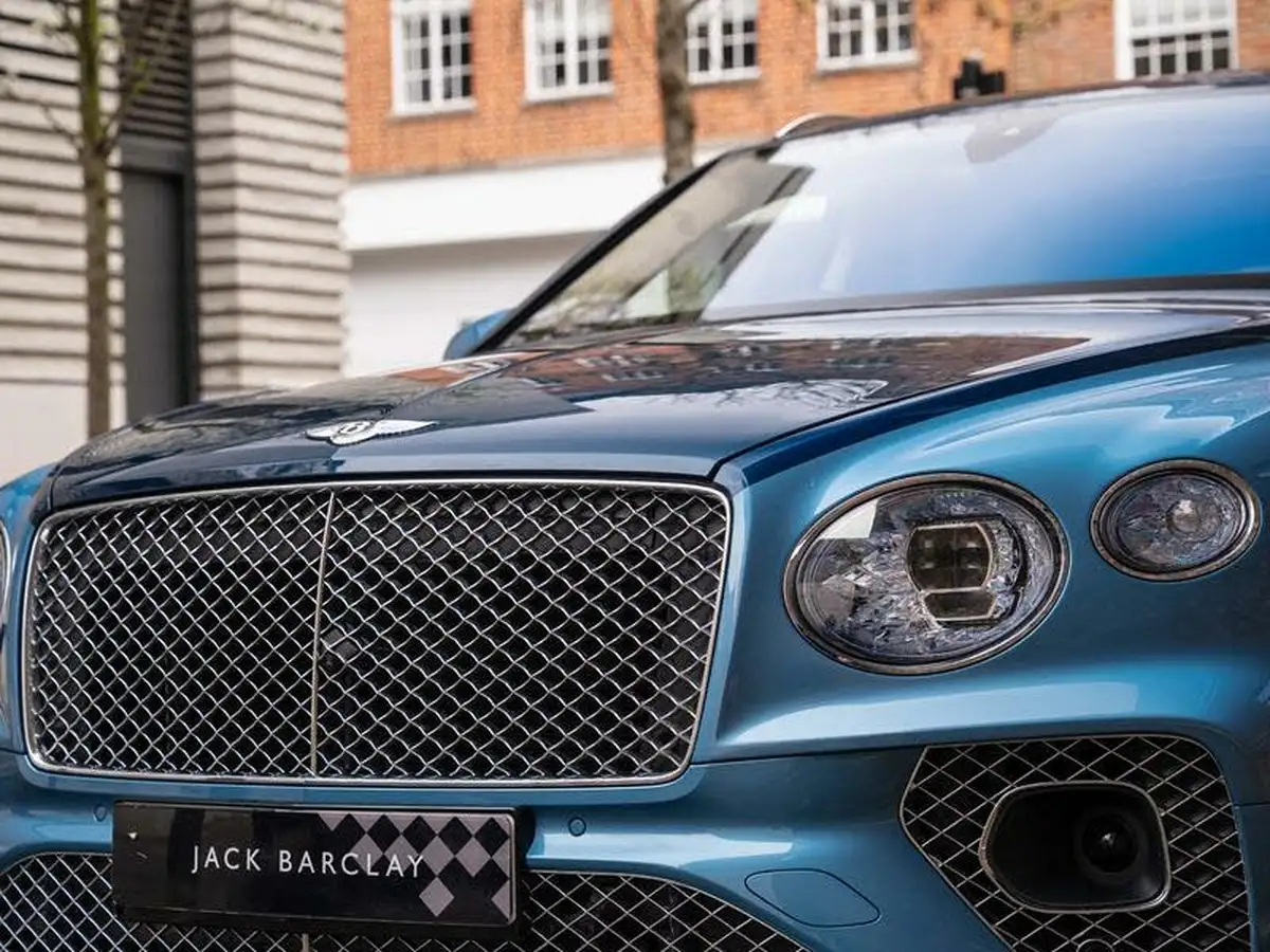 2022-bentley-bentayga-40-v8-big-53