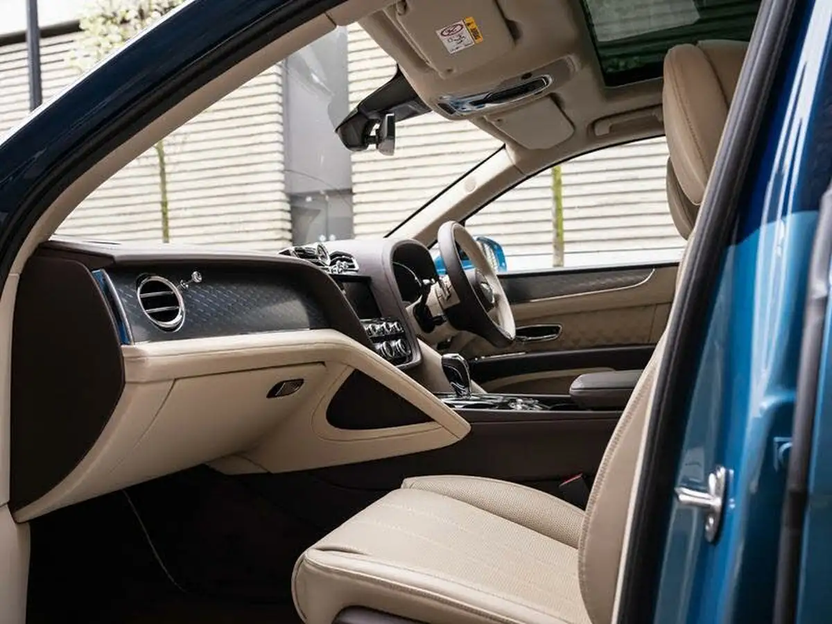 2022-bentley-bentayga-40-v8-big-1