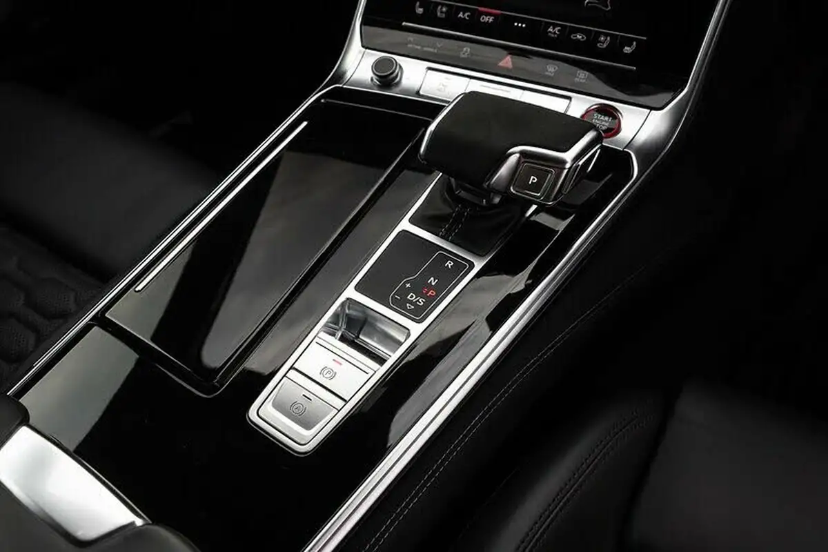 2022-audi-rs6-avant-40-tfsi-carbon-black-big-11