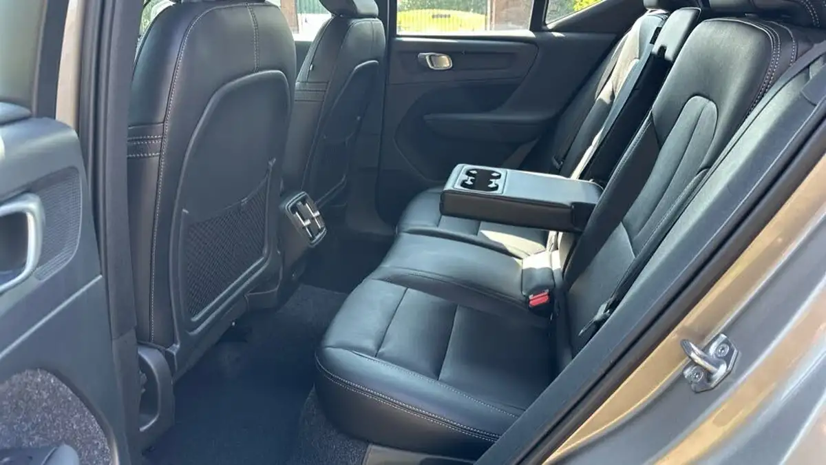 2019-volvo-xc40-20-t4-inscription-awd-big-28