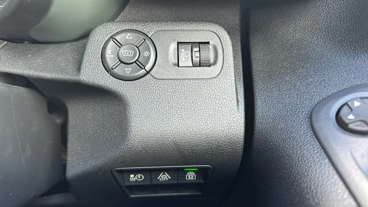 2022-citroen-berlingo-e-flair-xtr-m-size-big-33