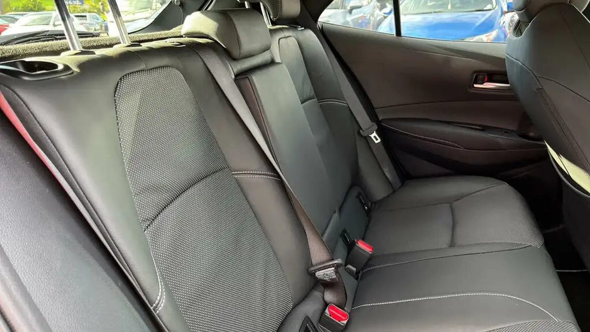 2023-toyota-corolla-20-vvt-i-excel-193bhp-hatchback-big-11