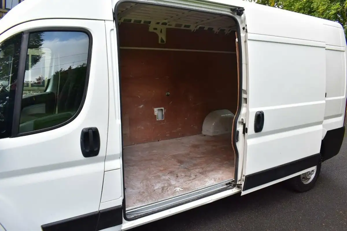 2018-citroen-relay-20bluehdi-35-l3h2-enterprise-130eu6-big-2