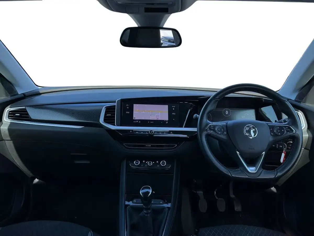 2022-vauxhall-grandland-12-sri-big-5