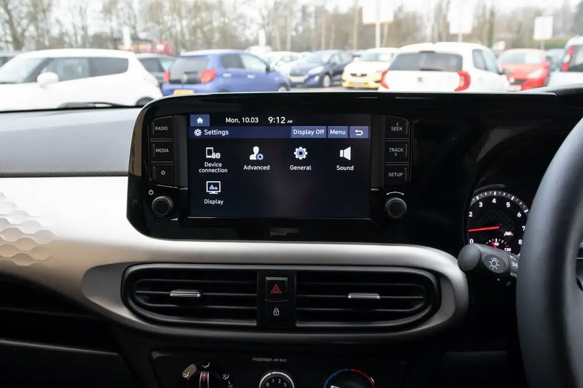 2020-hyundai-i10-10-premium-big-24