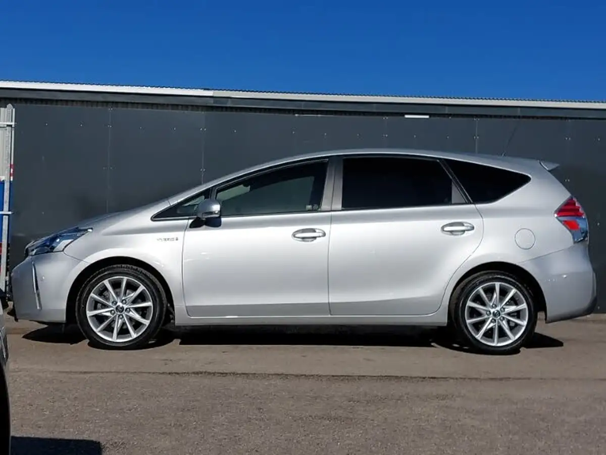 2020-toyota-prius-18-vvt-i-excel-big-3