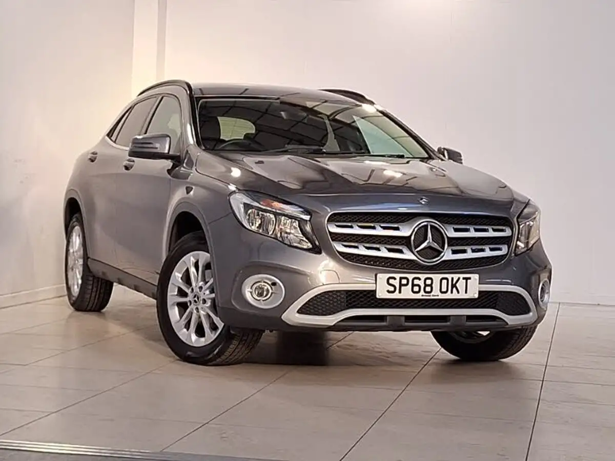 2018-mercedes-benz-gla-class-16-gla-200-se-156ps-big-0