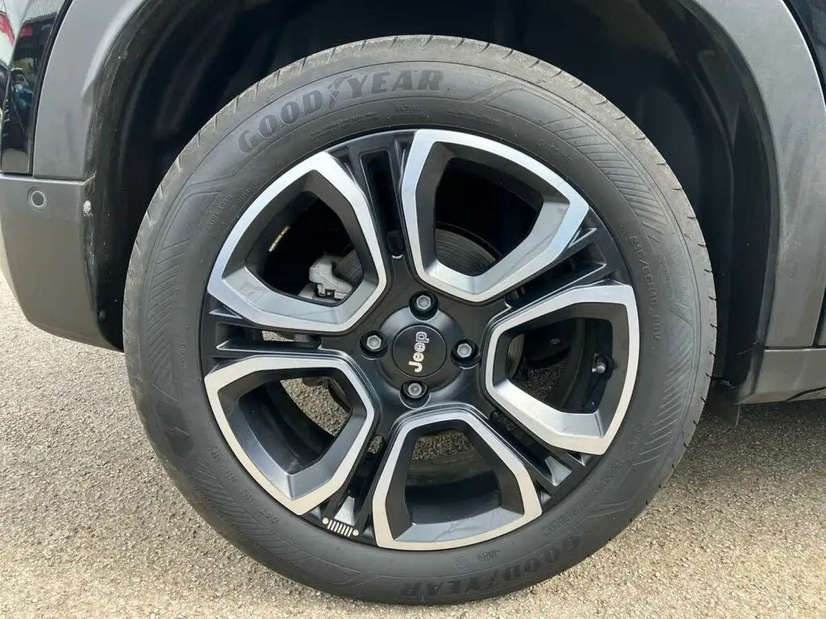 2024-jeep-avenger-e-summit-big-21