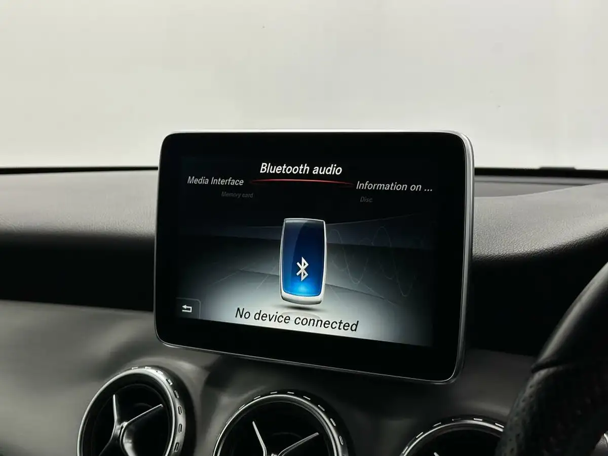 2015-mercedes-benz-gla-class-21d-gla-200d-amg-line-ss-big-22