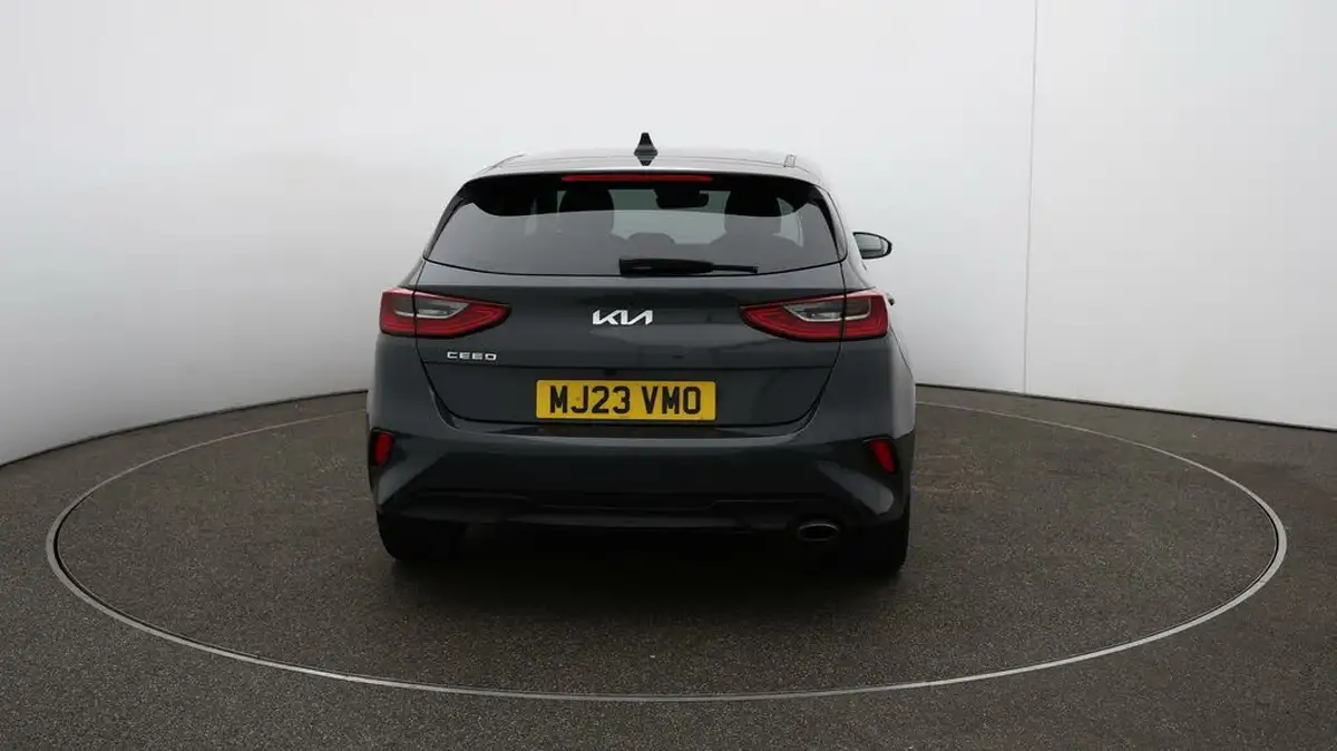 2022-kia-ceed-15-t-gdi-3-hatchback-big-49