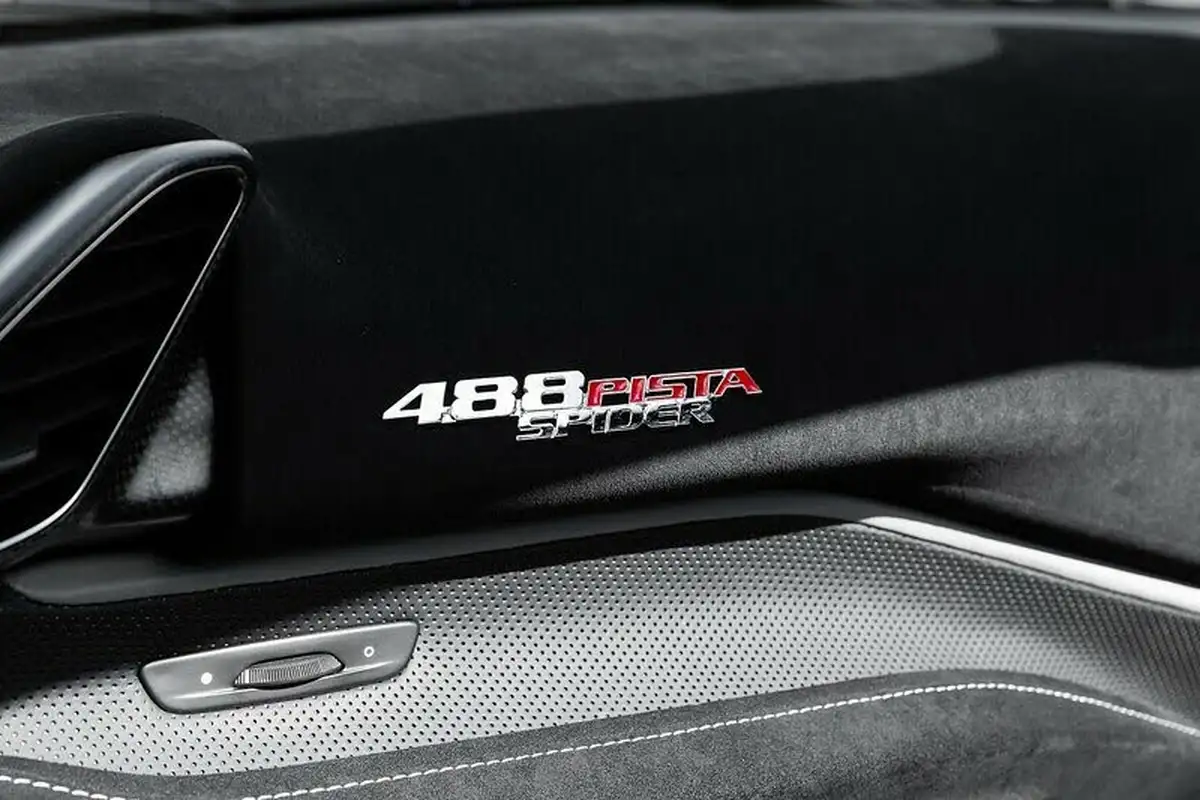 2019-ferrari-488-39-488-spider-big-22