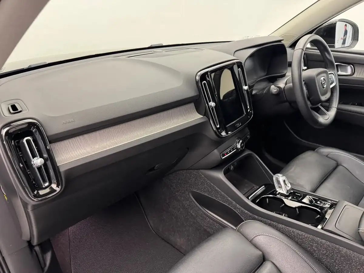 2021-volvo-xc40-15-t3-inscription-pro-163bhp-geartronic-big-11