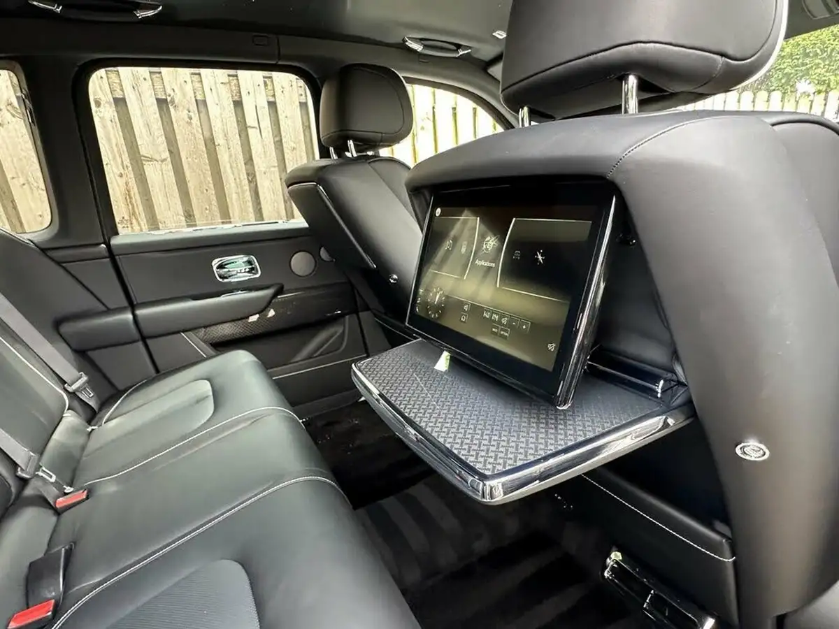 2022-rolls-royce-cullinan-675-black-badge-big-6